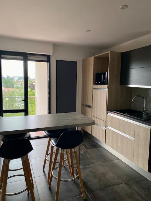 T3 - Centre - 75M2 - 2 Sdb - Parking - Calme Apartman Anglet Kültér fotó