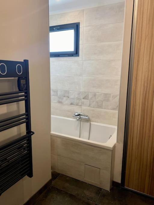 T3 - Centre - 75M2 - 2 Sdb - Parking - Calme Apartman Anglet Kültér fotó
